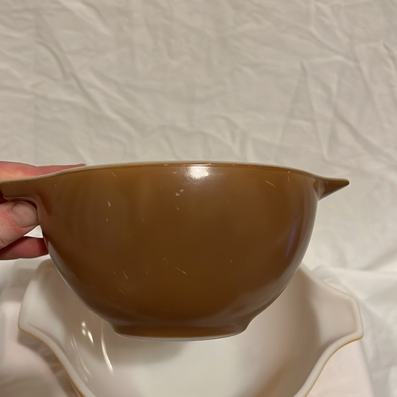 Two Pyrex bowls - Picture 8 of 11